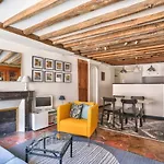 Exquisite And Spacious Apartment