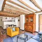 Exquisite And Spacious Apartment