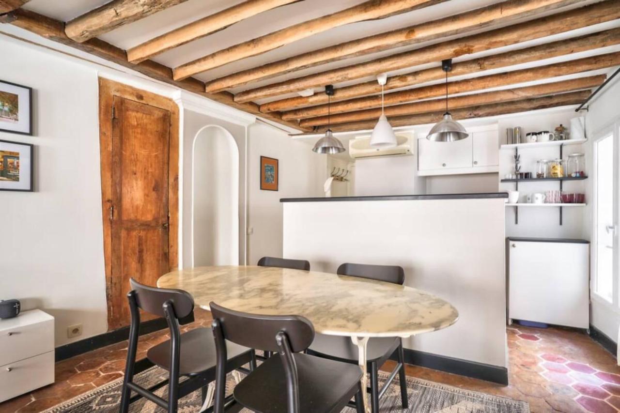 Exquisite And Spacious Apartment Paris